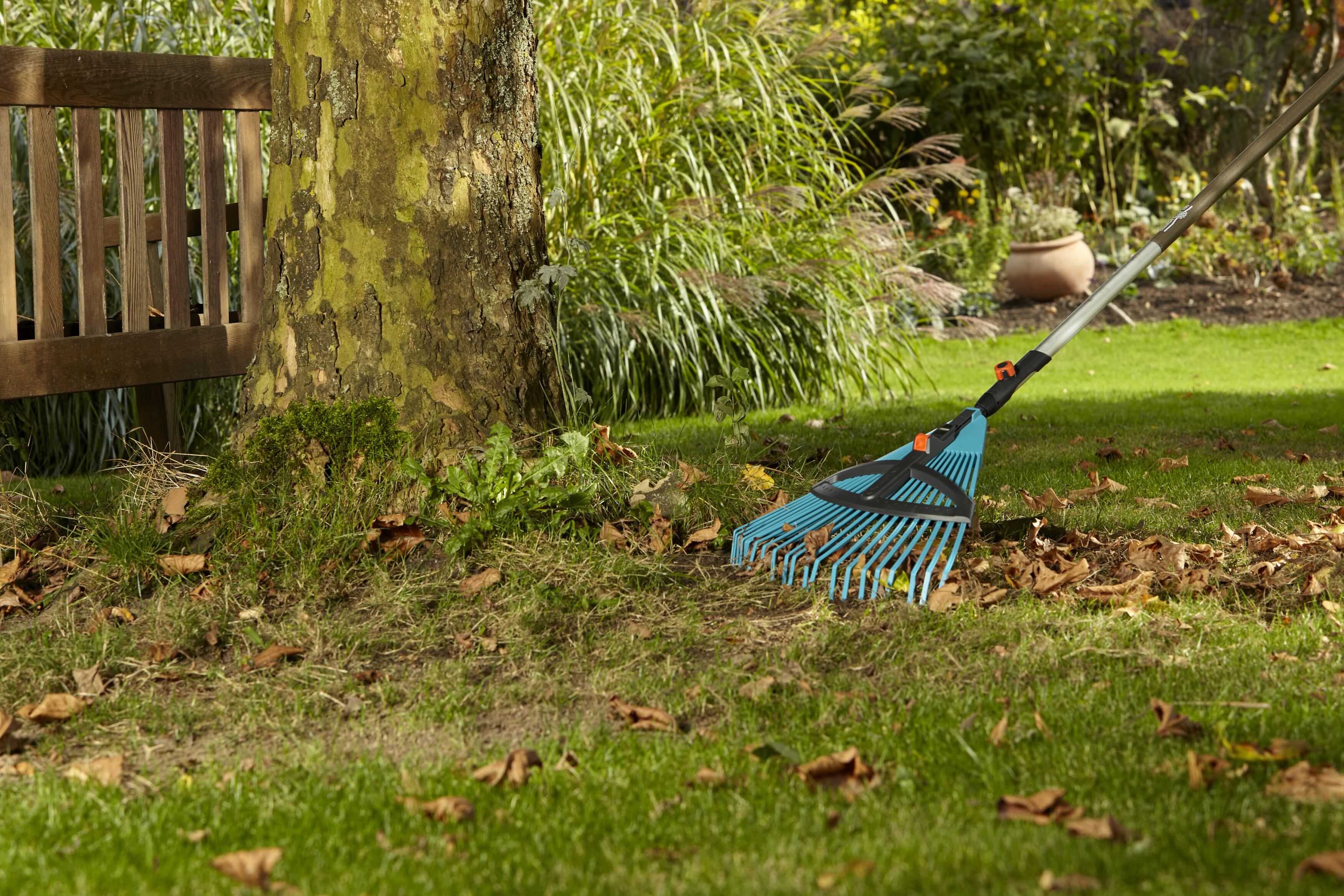 GARDENA posuvné hrábě z plastu